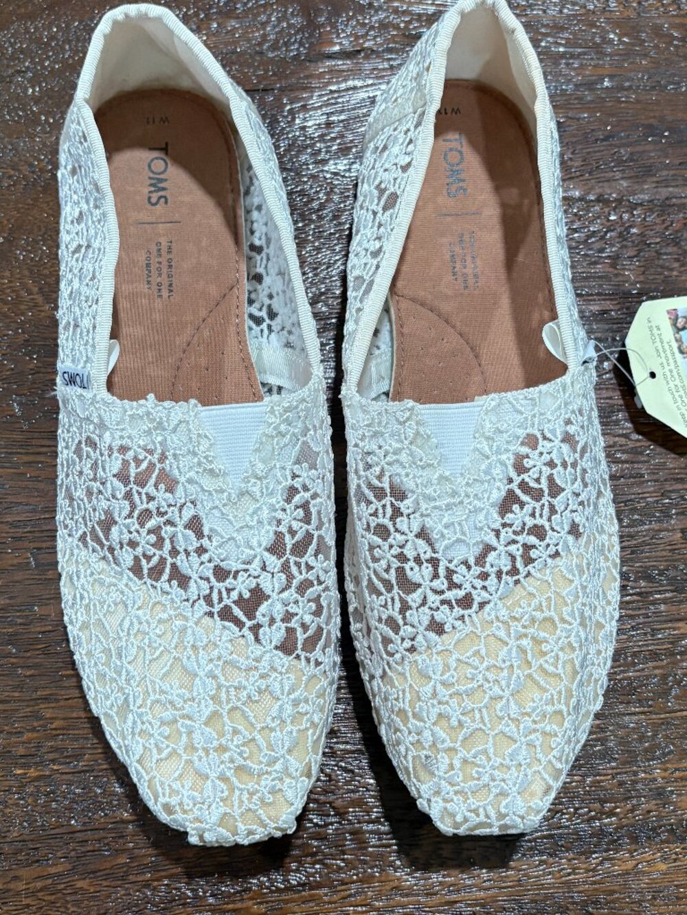 TOMS Women's Belmont White Mini Floral Lace Slip On Shoes sz 11  NWT NEW